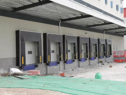Μαύρο υφάσμα PVC βιομηχανικό ανασυρόμενο καταφύγιο αποβάθρας ανθεκτικό στις γρατσουνιές