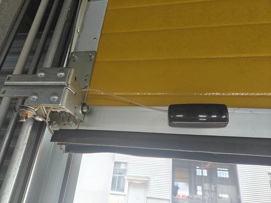 Πύλες γκαράζ με σύστημα ασφαλείας για την ανίχνευση εμποδίων